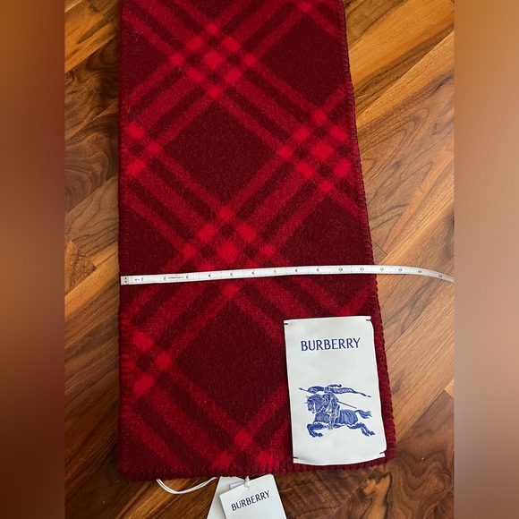 BURBERRY- Equestrian Knight Detail Check Wool Scarf- Ripple - Picture 6 of 10